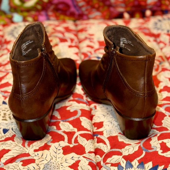 🌿NWOT Earth Origins Dark Brown Ankle Boots - Picture 4 of 8